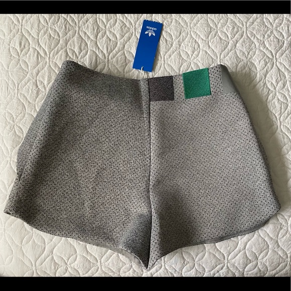 Adidas Equipment ADV 91-17 Shorts Womens S Nw Gray - Picture 2 of 2